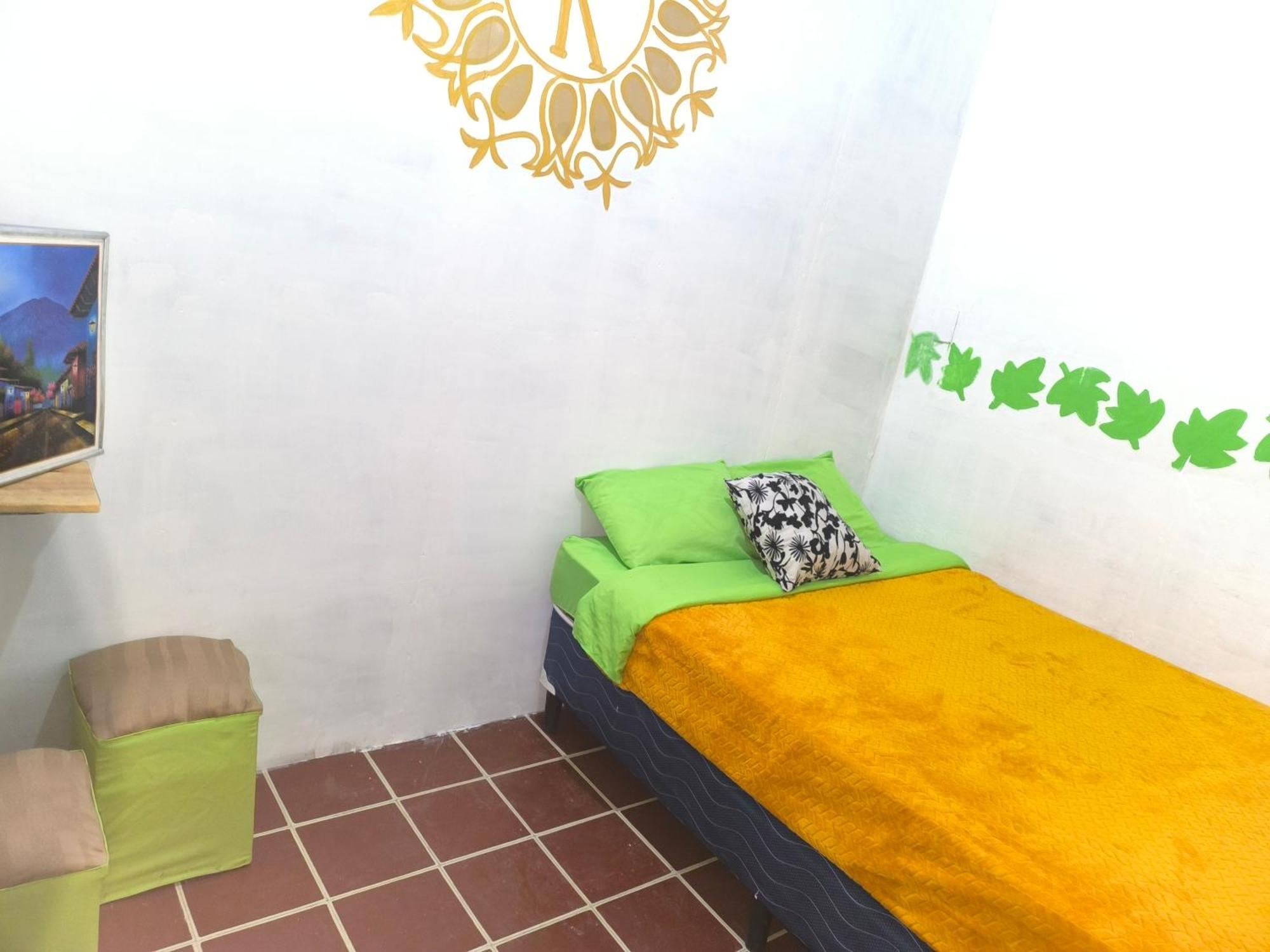 Karim Hostel Guatemala City Exterior photo
